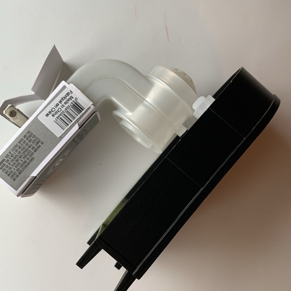 Bath Body Works Bookcase Nightlight Wallflower Plug Sleeping Cat Shelf Light BBW - Picture 13 of 17